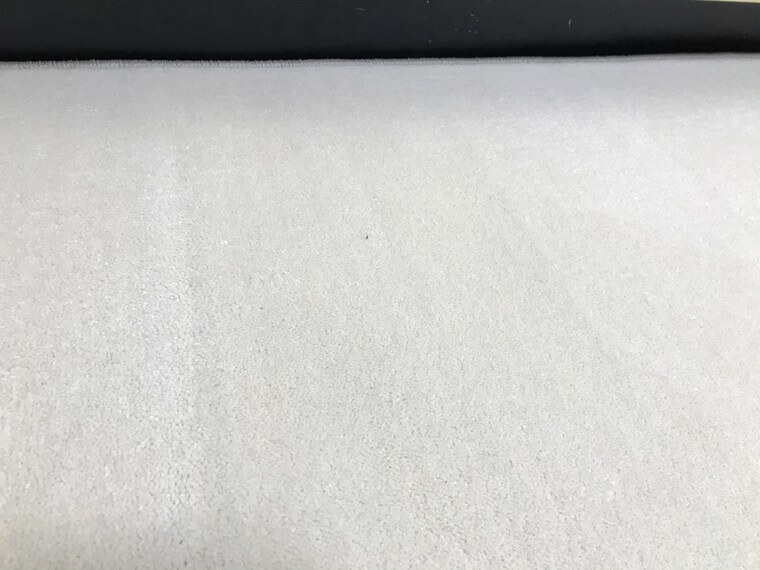 明るく見えるオフホワイトカラー