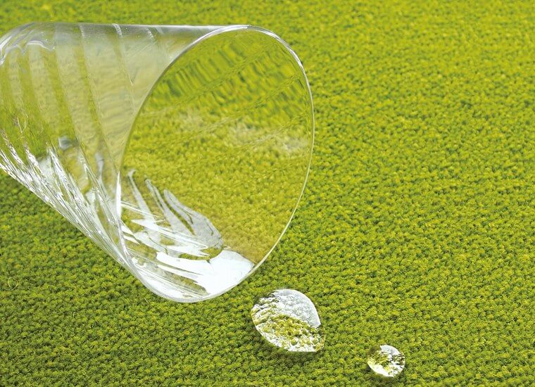 油や水分がしみ込みにくくをはじく撥水加工