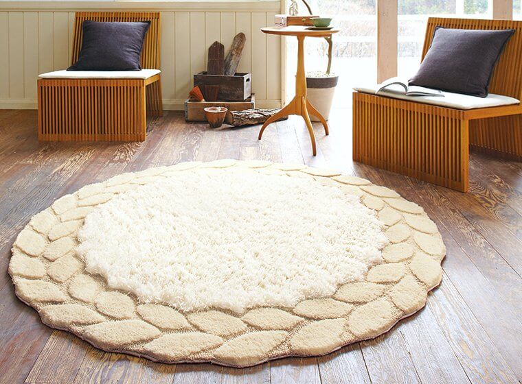 ラグマット「SABLE/サブレ」は三つ編リングのようなデザインがオシャレ