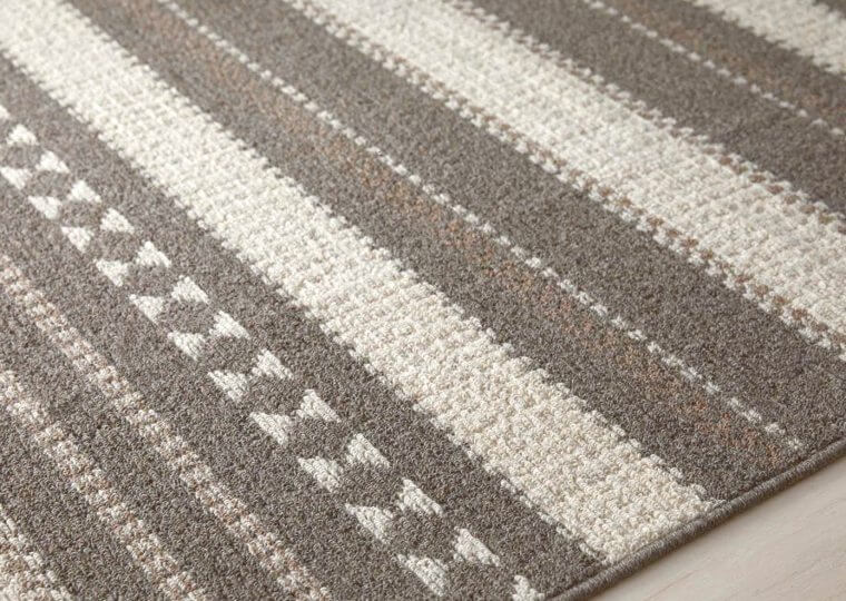 ニュージーランド産羊毛:100% ループパイル:4~8mm
