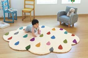 楕円型ラグマット「CLOUD/クラウド」は雲に雨粒が降り注いでいるような可愛いキッズデザイン