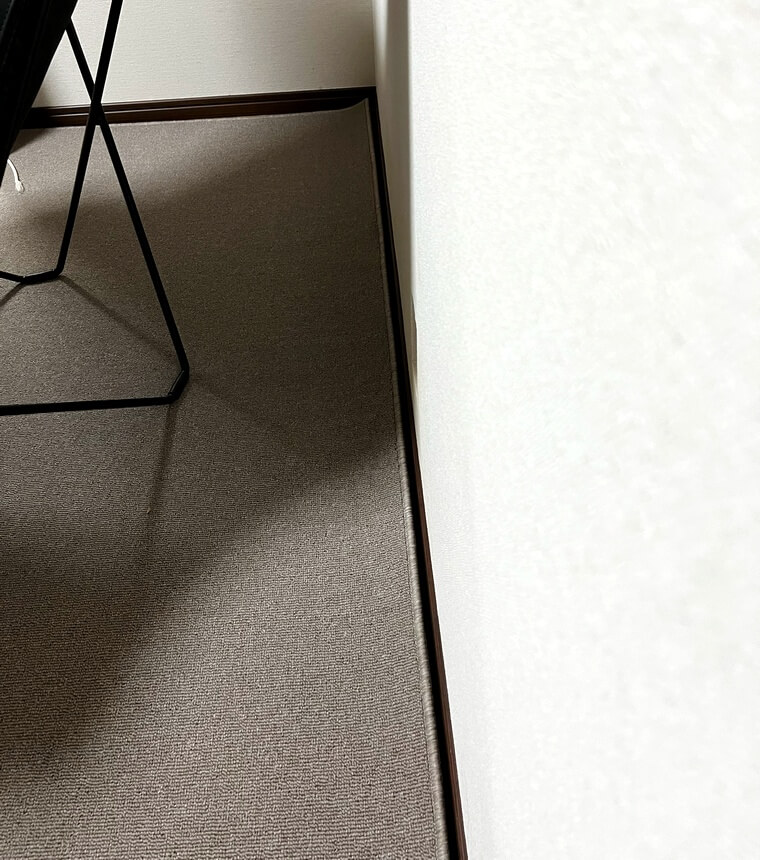 汚れが目立たないブラウン系の絨毯