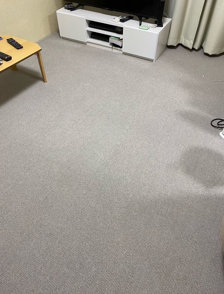 グレーカラーの防汚カーペット