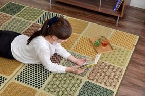 国産市松模様い草カーペット「市松和紋」は裏面は衝撃吸収のウレタンフォーム!和室や洋室にぴったりのモダン柄