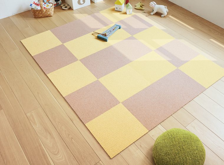 色鮮やかなタイルカーペット