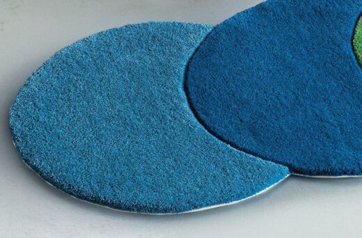 デザインをくっきり際立たせたおしゃれなキッチンマット『VILEAN